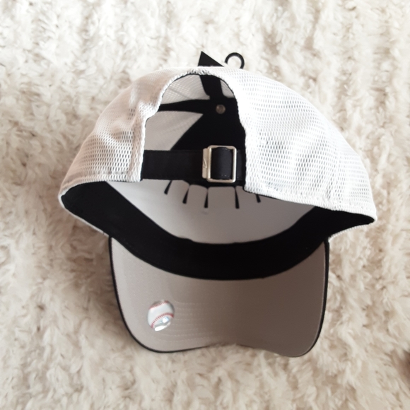 Nike New York Yankees Heritage86 Dri-FIT Adjustable Cap NWT - Picture 6 of 6
